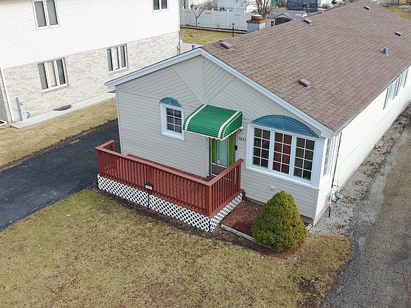 3rd image of 7827 Meade Ave