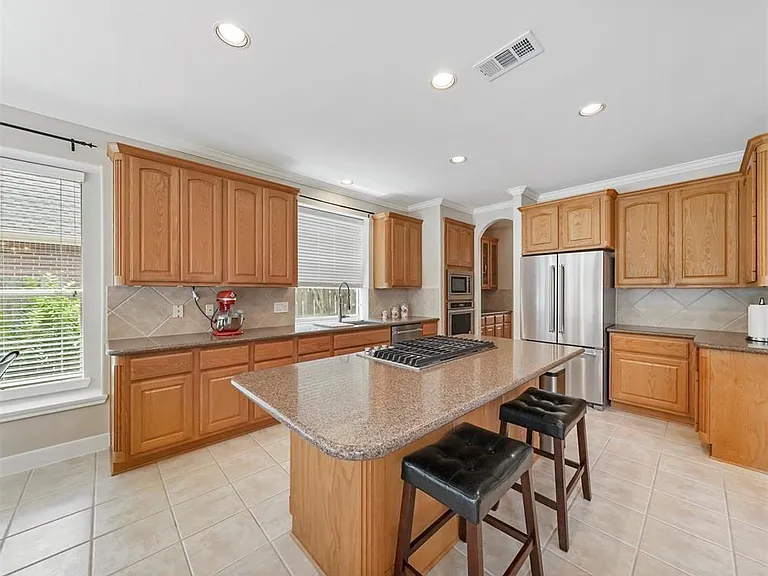 22311 Claysprings Ln — Photo 8