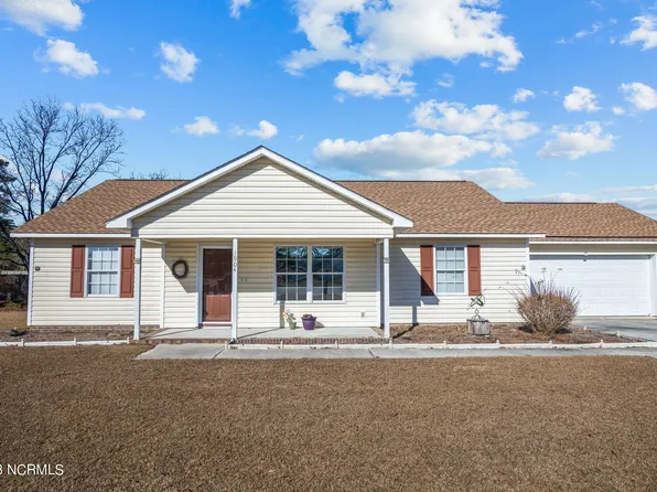 1904 Thomas Court, Newport, NC 28570