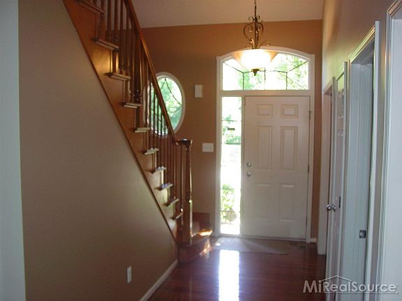 4th image of 57137 Brookfield Way