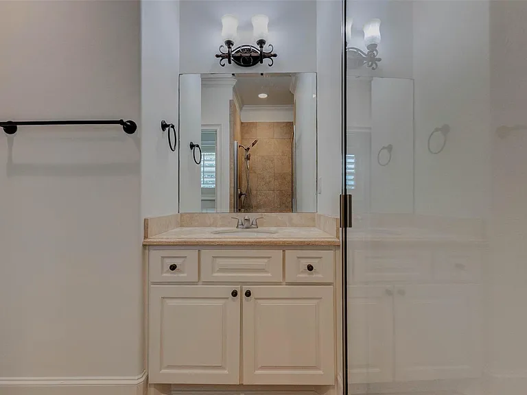 5410 Valerie St — Photo 34