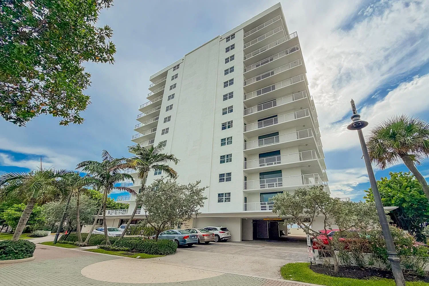2 bed, 2.0 bath, 1409 sqft, $3,600 — Photo 2