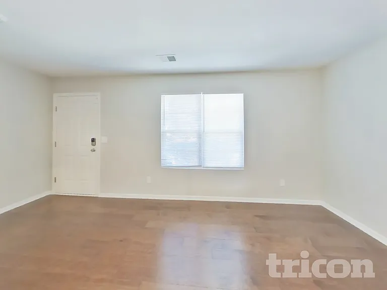 4600 Montelena Dr — Photo 3