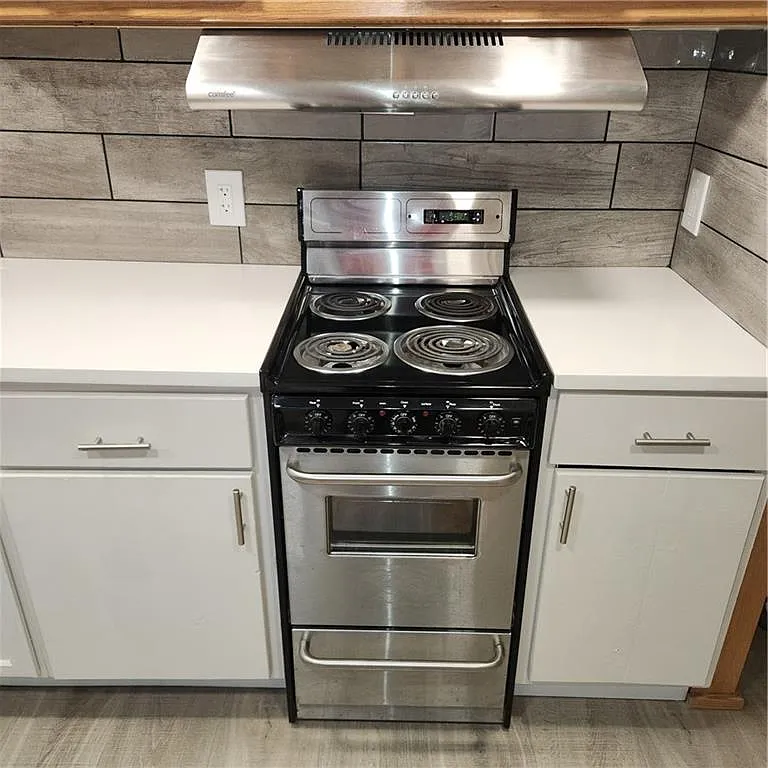Studio, 1.0 bath, 150 sqft, $800 — Photo 2