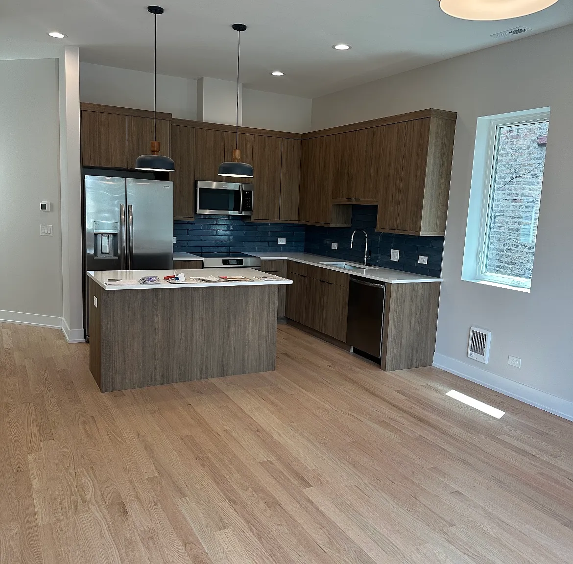 6832 S Langley Ave — Photo 3
