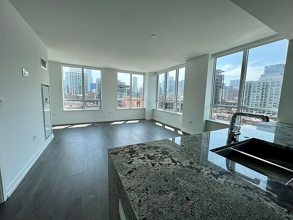 3rd image of 740 N Hudson Ave #1402