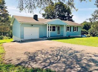131 E Cookingham Dr, Staatsburg, NY 12580