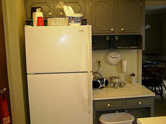 4th image of 11 Chapman Ct