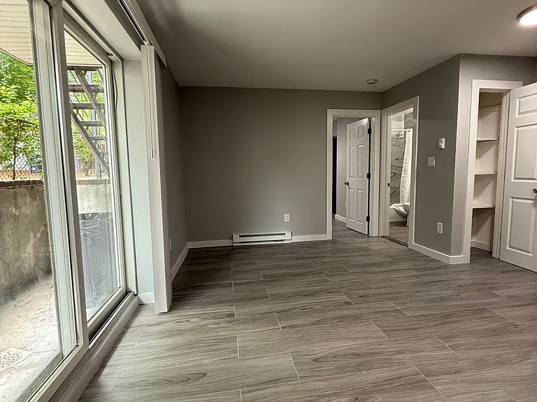 565 Hyde Park Ave #2 — Photo 24