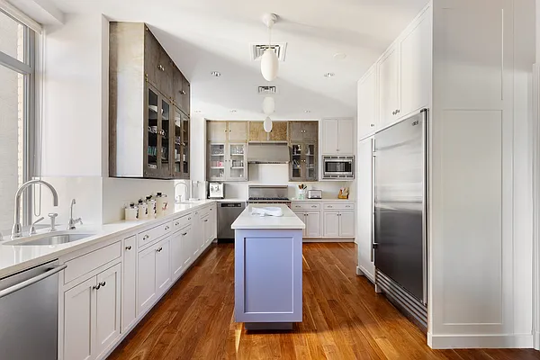 Sold by Compass | media 6