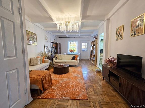 2nd image of 147-15 Village #31 GD