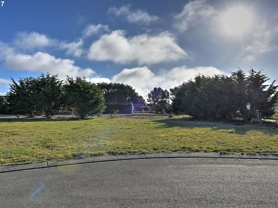 2nd image of 752 Seabird Dr #1