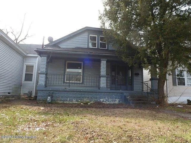 2124 Greenwood Ave photo 1