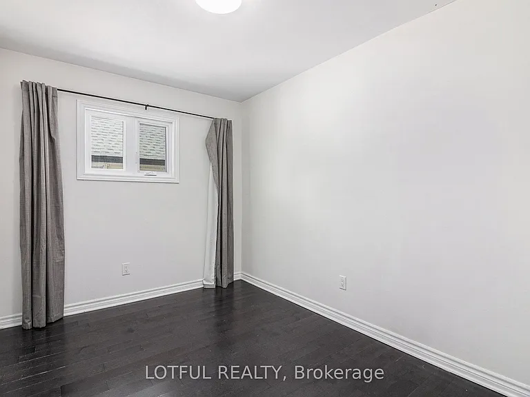 278 Shakespeare St #2 — Photo 13