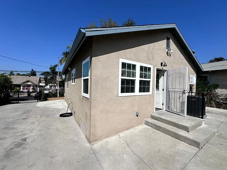 1456-1460 N. Ricardo St. — Photo 29