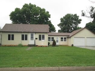 72 6th Ave SW, Britt, IA 50423
