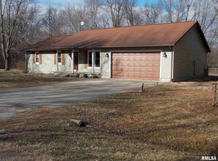 137 Rebecca Ln, Centralia, IL 62801