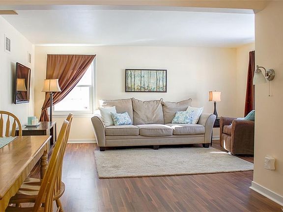 5th image of 117 Kelvin Dr