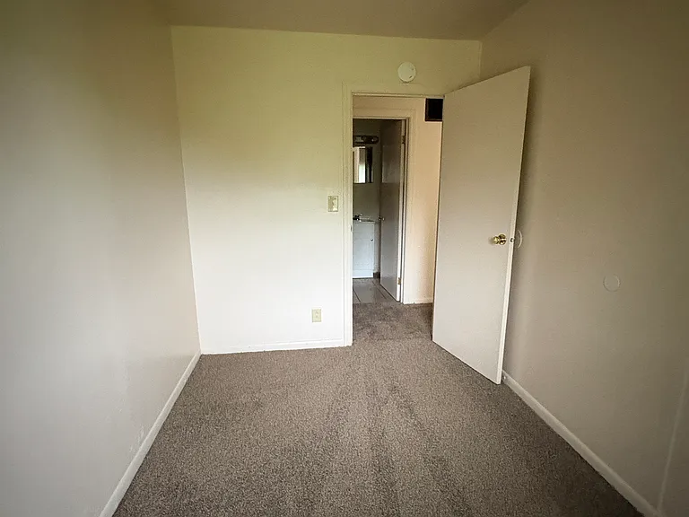 4010 Middlehurst Ln — Photo 8