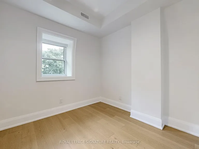 28 Beaconsfield Ave #3 — Photo 16