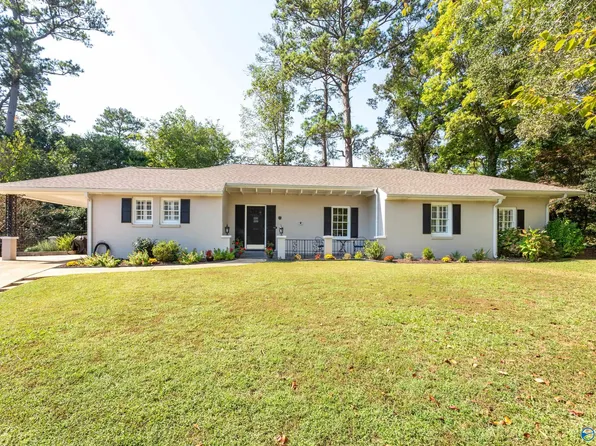 220 Argyle Cir, Gadsden, AL 35901