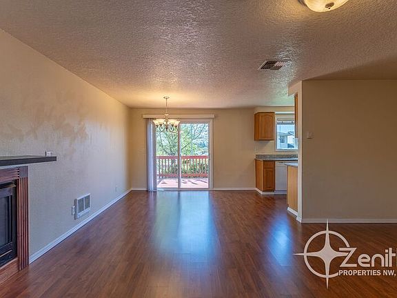 3rd image of 3300 Kauffman Ave APT 19