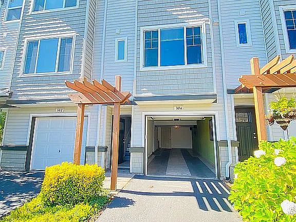 2nd image of 306 NE Edgeway Dr