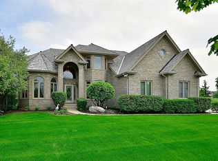 601 Sterling Ln, South Elgin, IL 60177