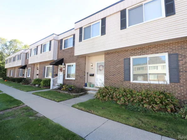 806 Estrada Dr, Belleville, MI 48111