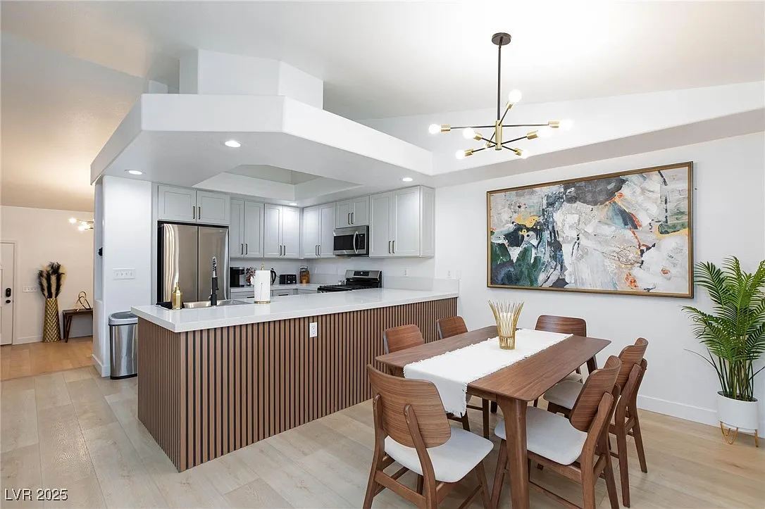 3 bed, 2.5 bath, 1639 sqft, $3,500 — Photo 1