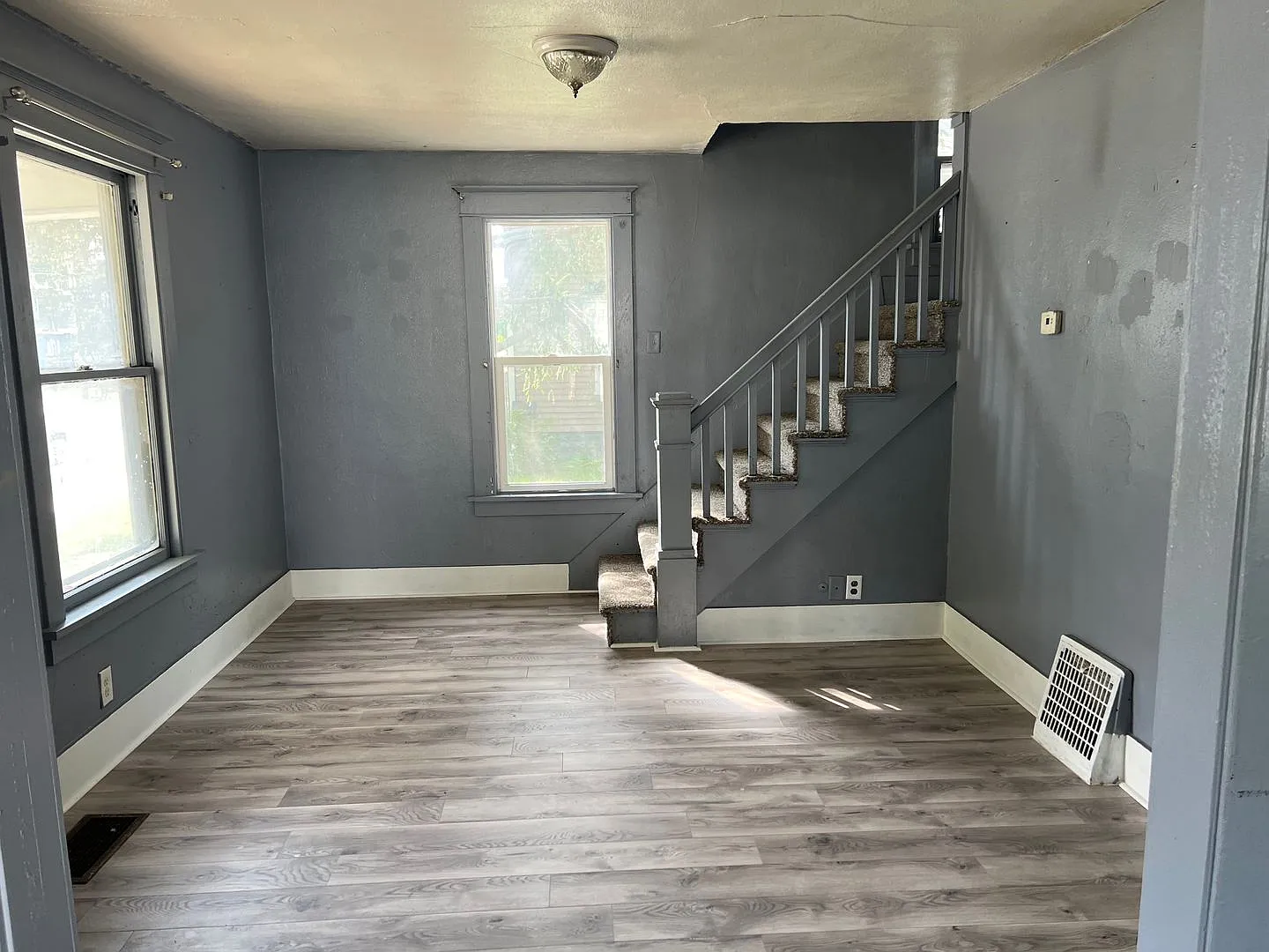 Spacious 3 Bedroom Home Ready To Welcome You — Photo 3