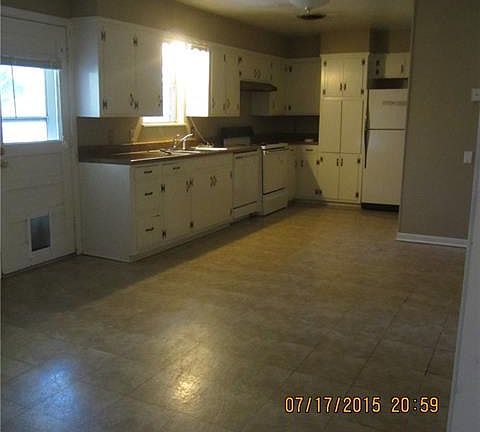 3rd image of 3709 Brook Hollow Dr