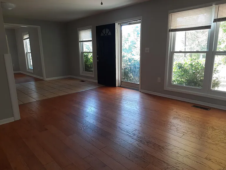 2252 Deerwood Rd — Photo 16