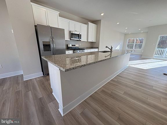 5th image of 6828 Winterhill Lane Gln
