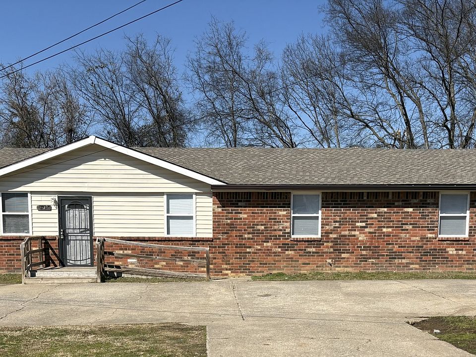 1st image of 809 Brickmont Ct