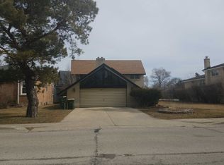 863 Rand Rd, Park Ridge, IL 60068