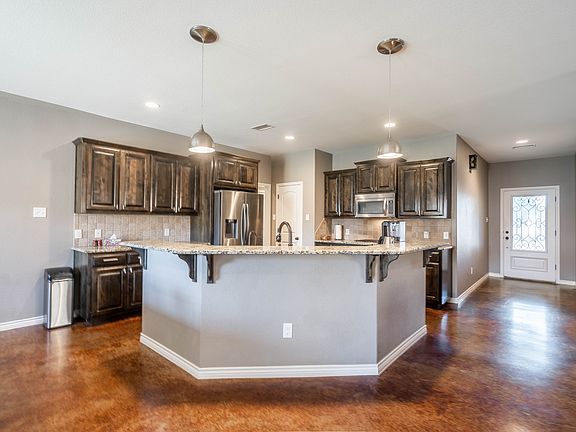 3rd image of 6012 Medina Dr