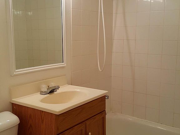 4th image of 4008 N Kenmore Ave