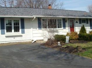 901 Rose Ln, Hatfield, PA 19440