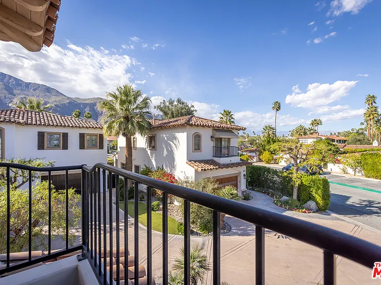546 N Indian Canyon Dr — Photo 30