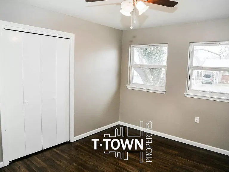 5966 E 27th Pl — Photo 11