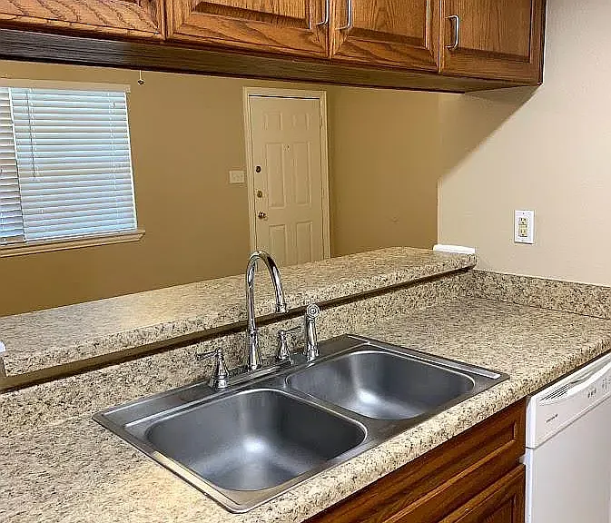 North Park Apartments — Photo 12