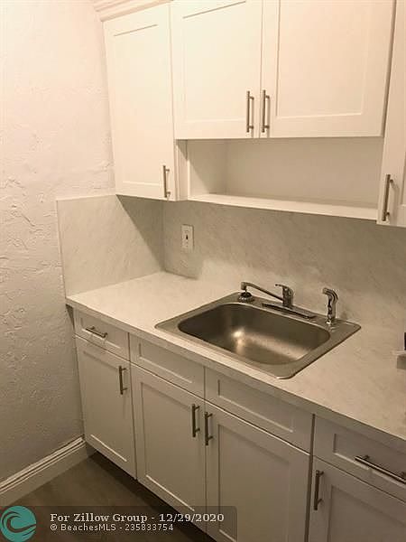 1st image of 210 NW 12th Ave #4