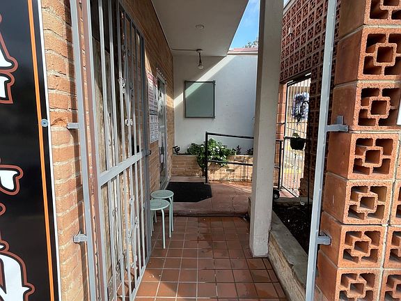 3rd image of 711 Kirk Pl
