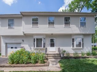 15 Georgene Ct, Parsippany, NJ 07054