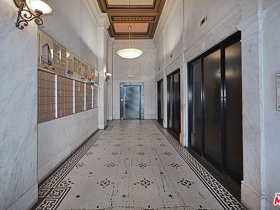 5th image of 108 W 2nd St APT 806