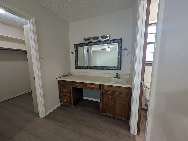 3008 Brittney Ln — Photo 8