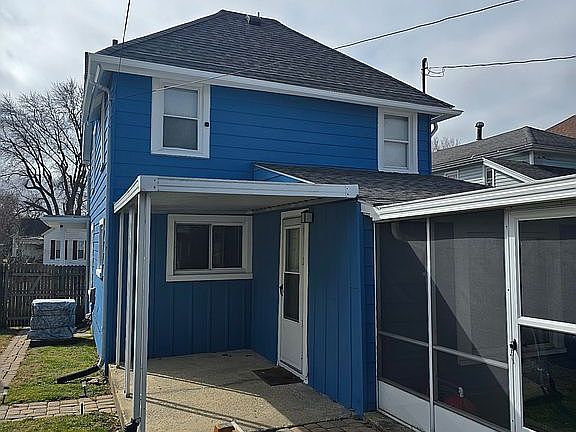 4th image of 1026 Broadway St