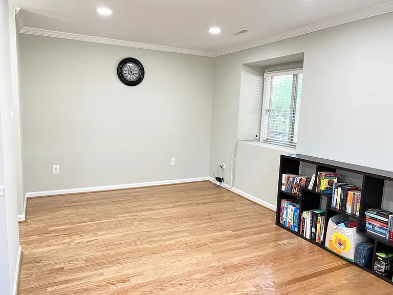 1105 N Taylor St — Photo 11
