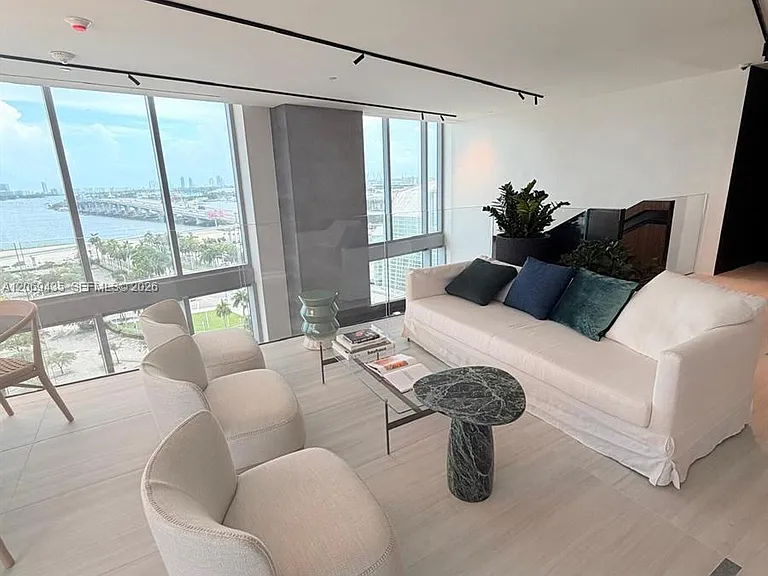 1400 Biscayne Blvd #702 — Photo 17